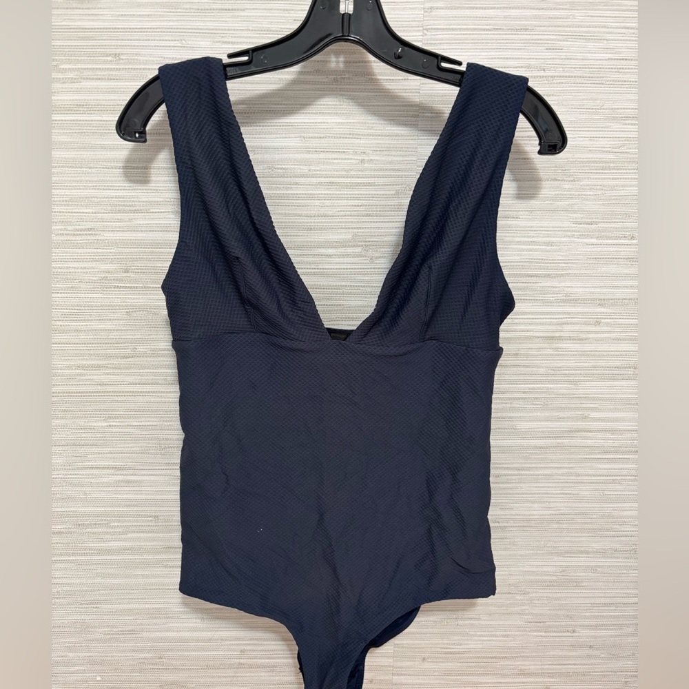 & Other Stories navy one piece textured swimsuit size 10.
